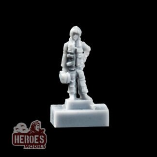 1/144 Modern pilot standing up. Pose 2