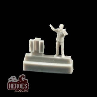 1/144 Ground crew member at work 2