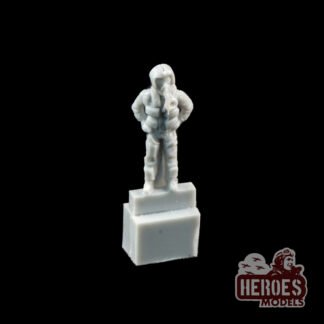 1/144 Modern pilot standing up. Pose 3